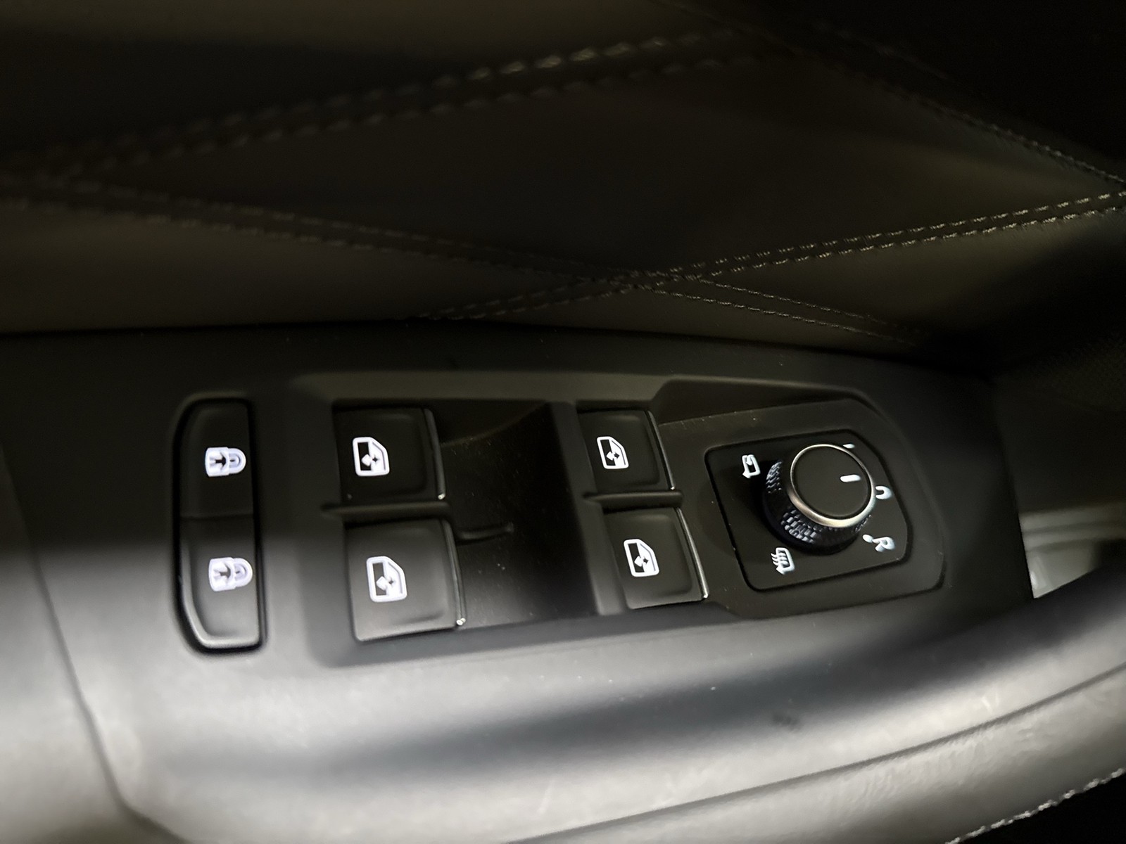 Volkswagen Touareg HYBRID R DYNAUDIO AHK 360°CAM ACC LM21