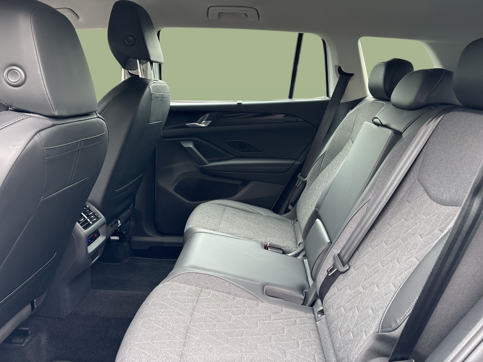 Volkswagen Tayron 1.5 HYBRID LIFE AHK CAM ACC LM18 CARPLAY
