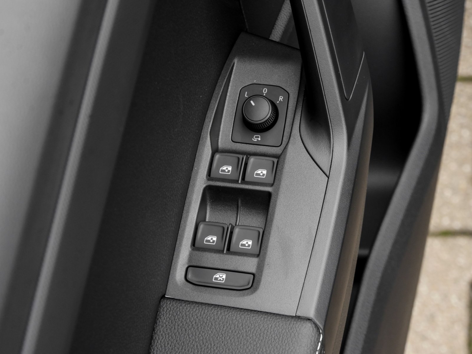 Seat Arona 1.0 ROAD EDITION DSG NAV LED 16ZOLL LM PDC