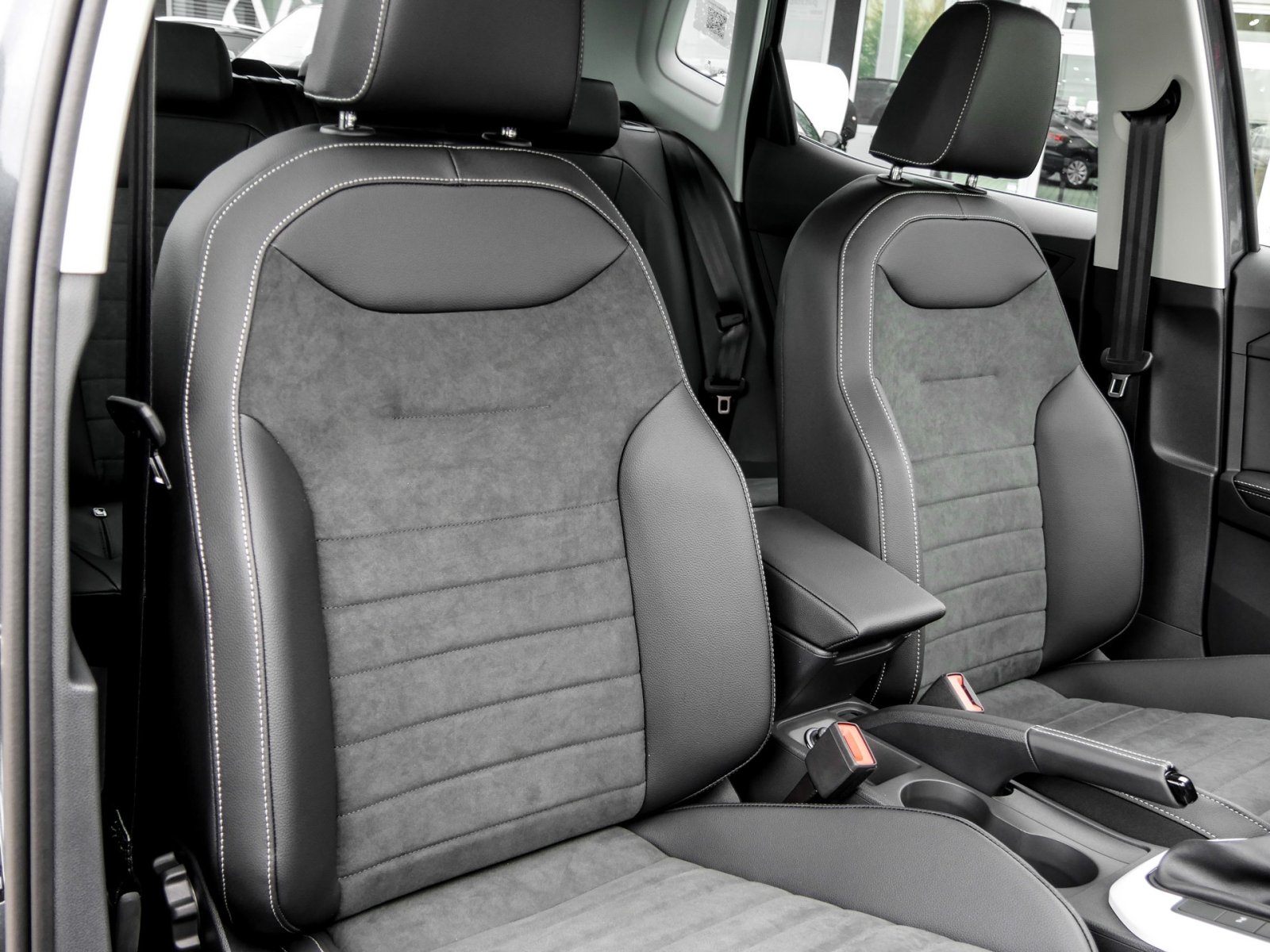 Seat Arona 1.0 ROAD EDITION DSG NAV LED 16ZOLL LM PDC