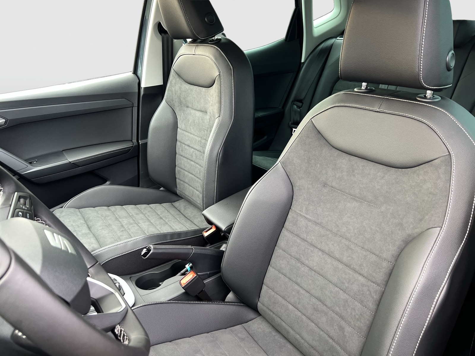 Seat Arona 1.0 ROAD EDITION DSG NAV VOLL-LED RFK SHZ