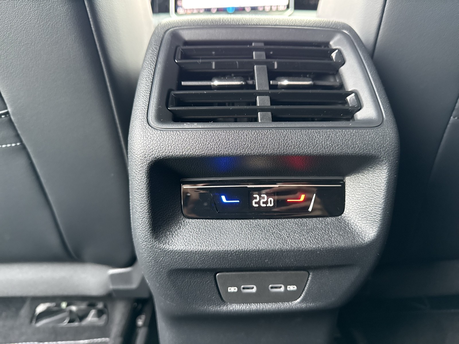 Volkswagen Tiguan 2.0 R-LINE DSG BLACKSTYLE MATRIXLED AHK