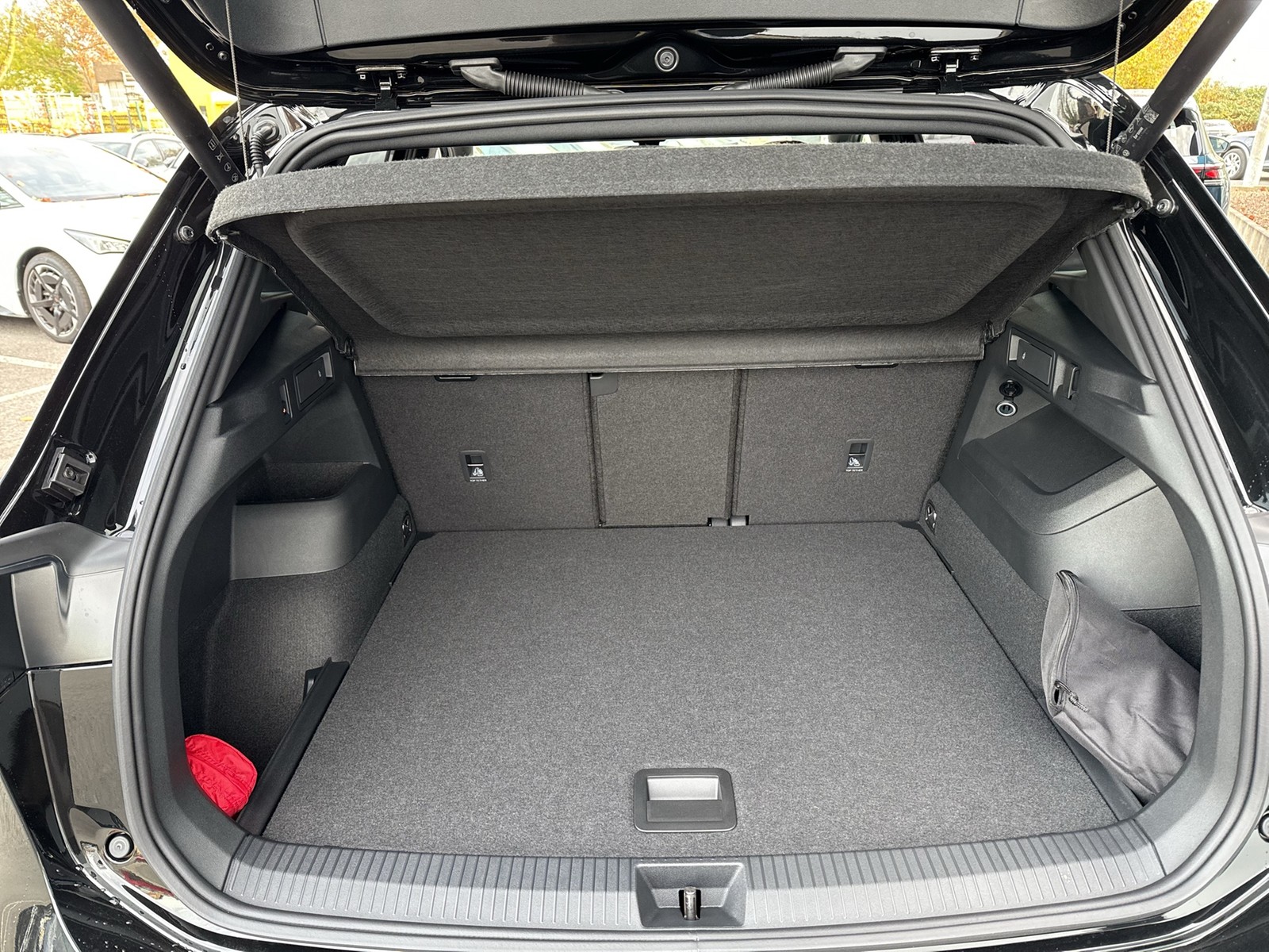 Volkswagen Tiguan 2.0 R-LINE DSG BLACKSTYLE MATRIXLED AHK