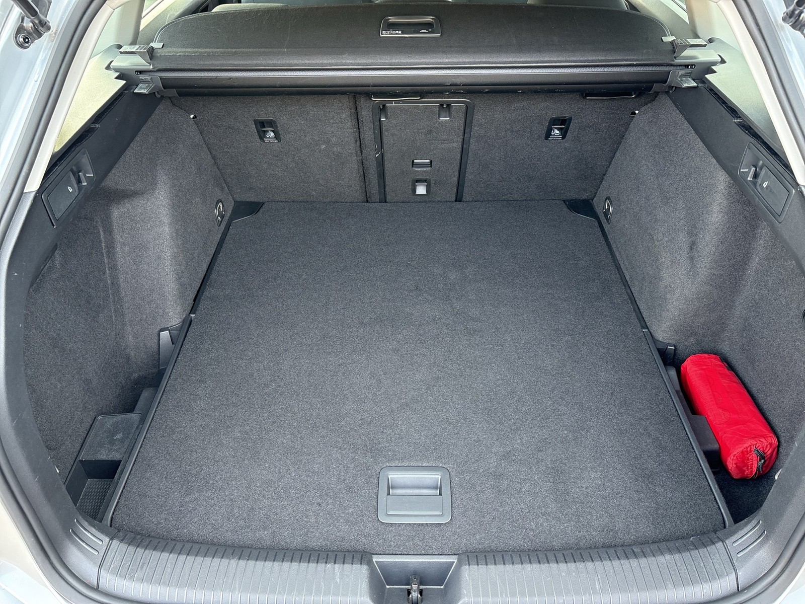 Volkswagen Golf Variant VIII 2.0 LIFE ACC NAVI ALU SITZHEIZ