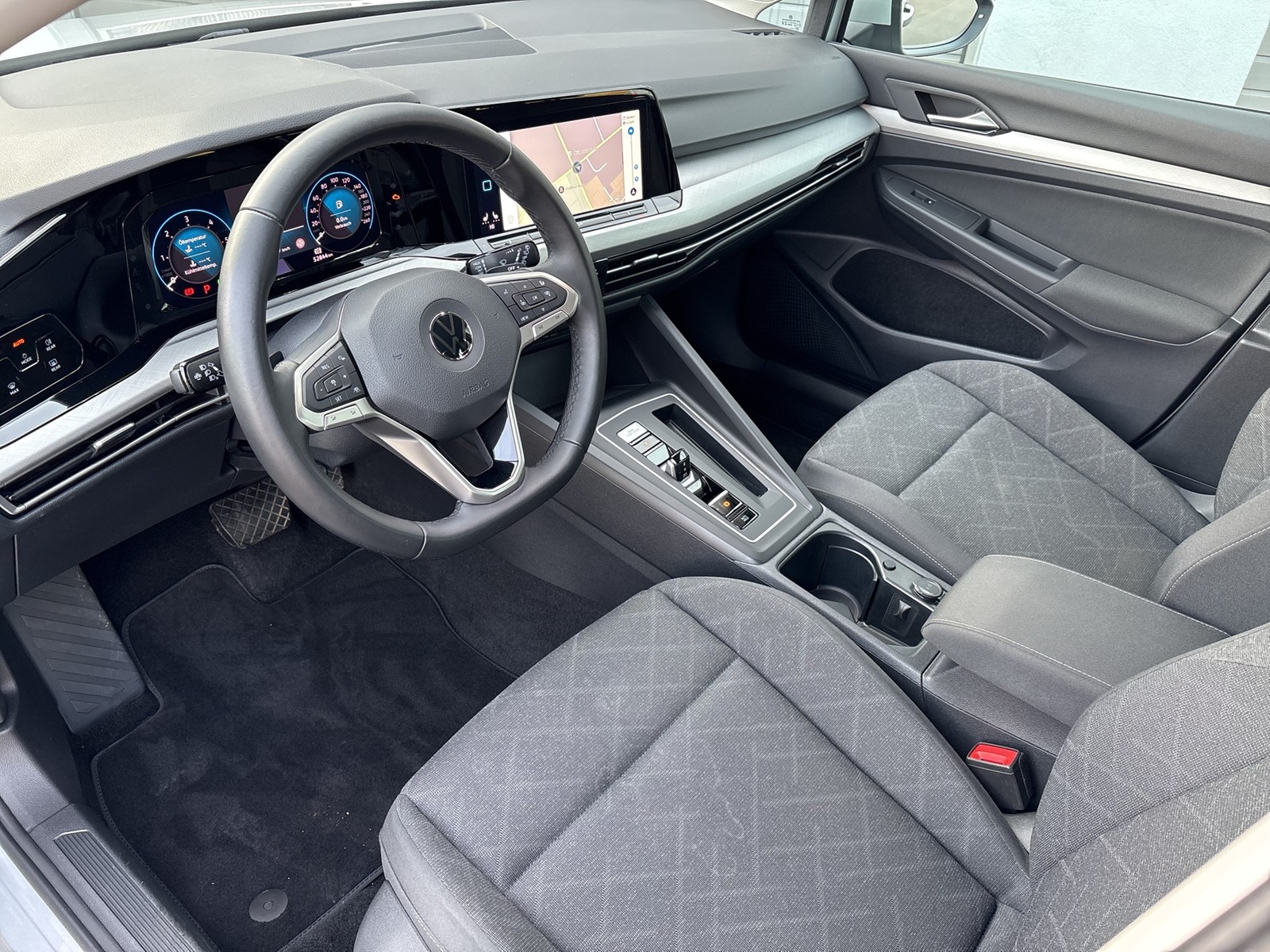 Volkswagen Golf Variant VIII 2.0 LIFE ACC NAVI ALU SITZHEIZ