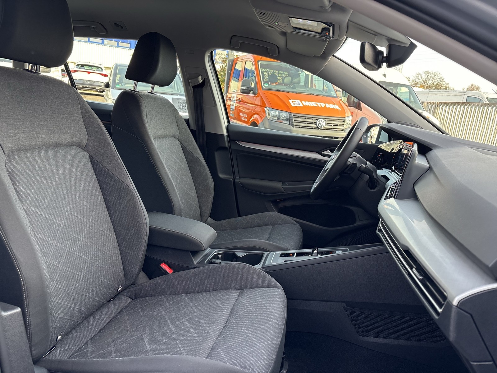 Volkswagen Golf Variant VIII 2.0 LIFE ACC NAVI ALU SITZHEIZ