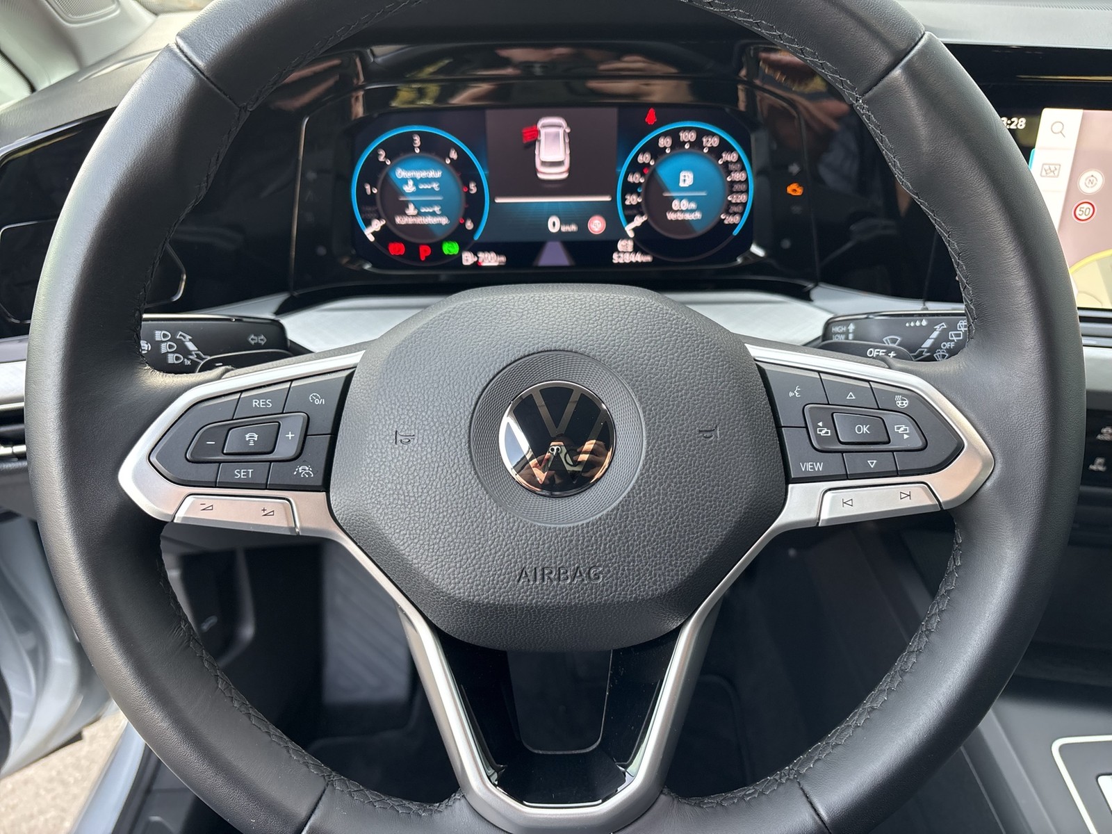 Volkswagen Golf Variant VIII 2.0 LIFE ACC NAVI ALU SITZHEIZ