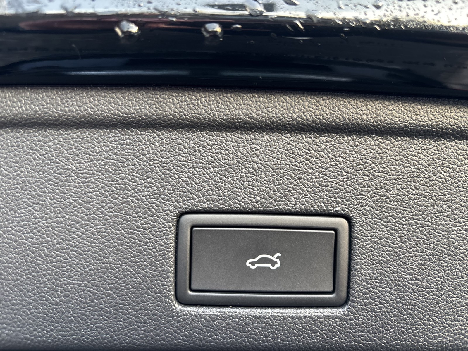 Volkswagen Touareg HYBRID R PANO DYNAUDIO CAM ACC LM21