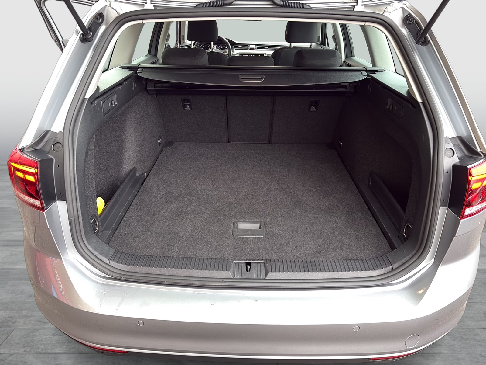 Volkswagen Passat Variant 1.5 NAVI KAMERA SITZHZG CARPLAY