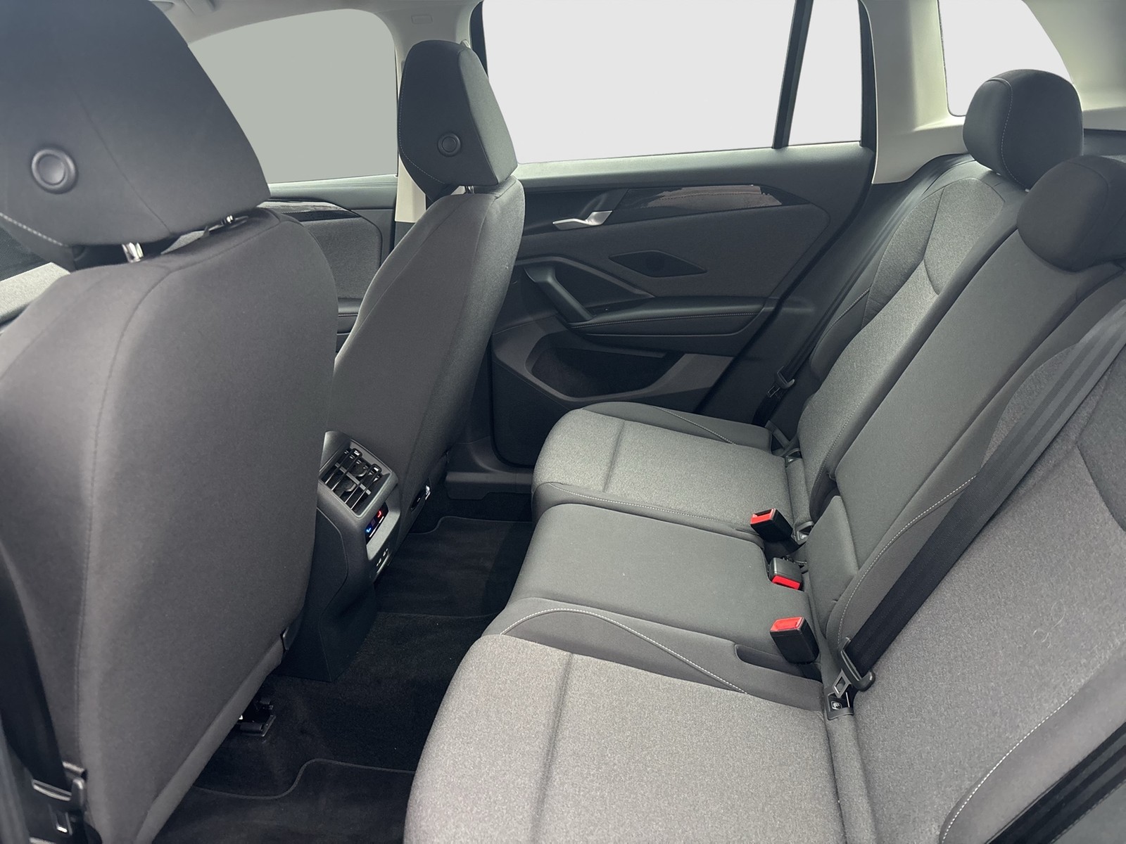 Volkswagen Tiguan 2.0 NEUES MODELL AHK CAM NAVI 17Z CARPLAY