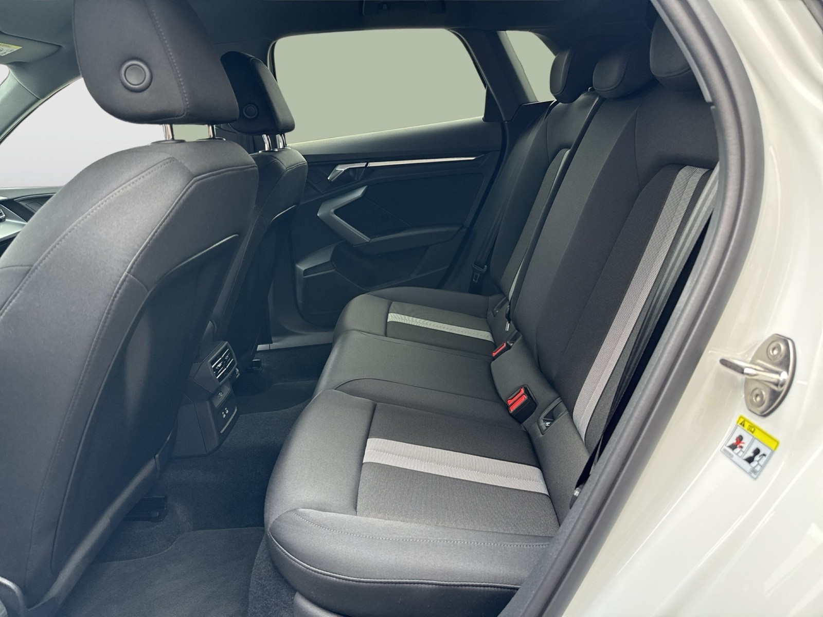 Audi A3 Sportback 30 CAM ACC E-KLAPPE NAVI+ LM17 SITZHZ.