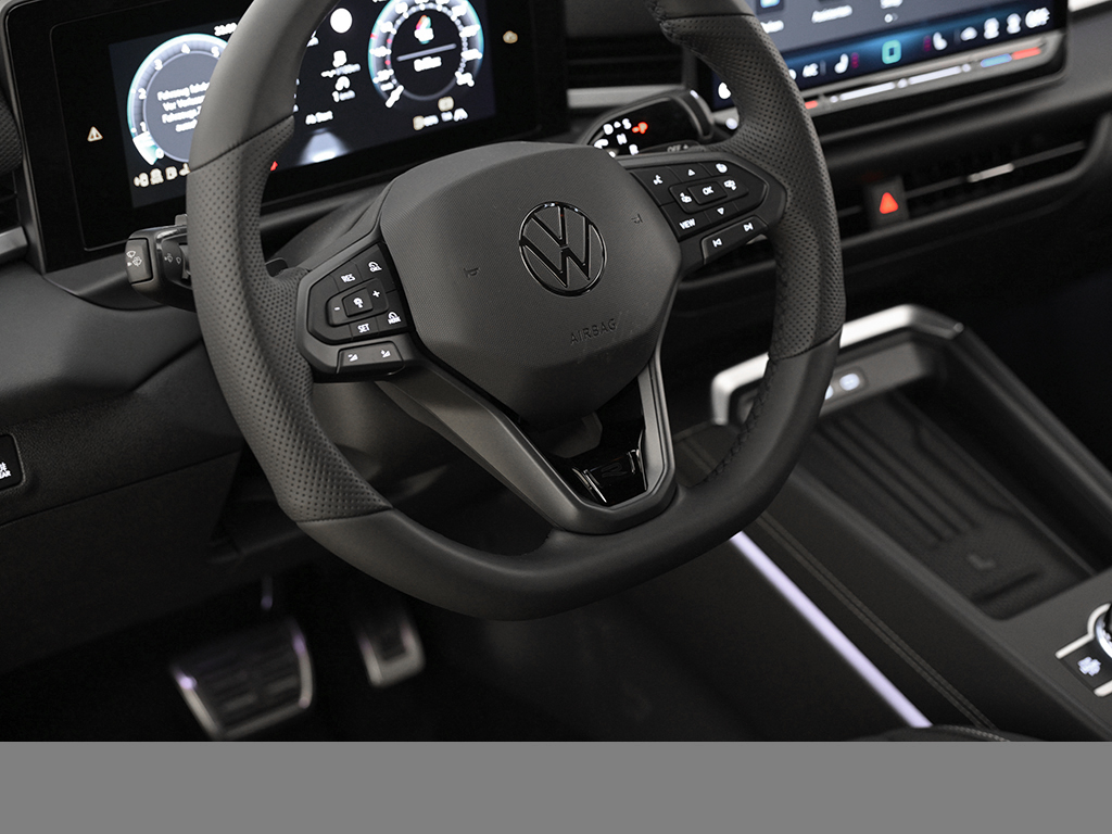 Volkswagen T-Roc 1.5 R-LINE DSG BLACKSTYLE MATRIXLED AHK