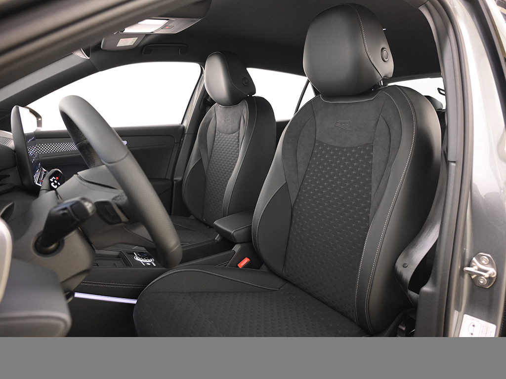 Volkswagen T-Roc 1.5 R-LINE DSG BLACKSTYLE MATRIXLED AHK