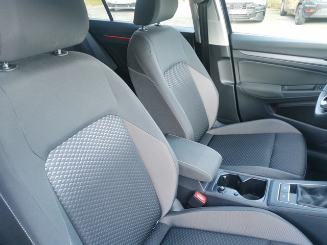 Volkswagen Golf VIII 1.5 ACTIVE ACC NAVI ALU SITZHEIZUNG