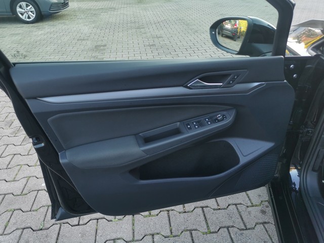 Volkswagen Golf VIII 1.5 ACTIVE ACC NAVI ALU SITZHEIZUNG