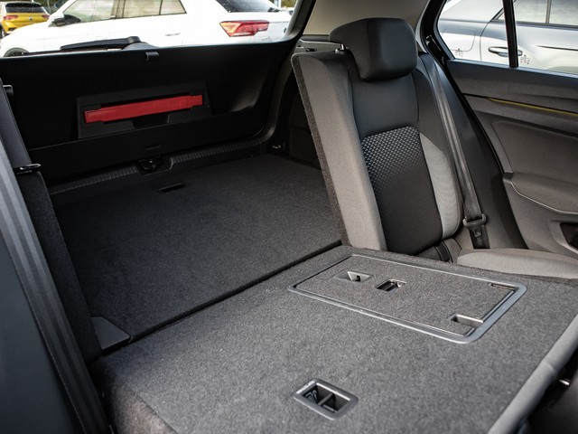 Volkswagen Golf VIII 1.5 ACTIVE ACC NAVI ALU SITZHEIZUNG