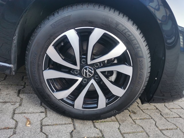 Volkswagen Golf VIII 1.5 ACTIVE ACC NAVI ALU SITZHEIZUNG
