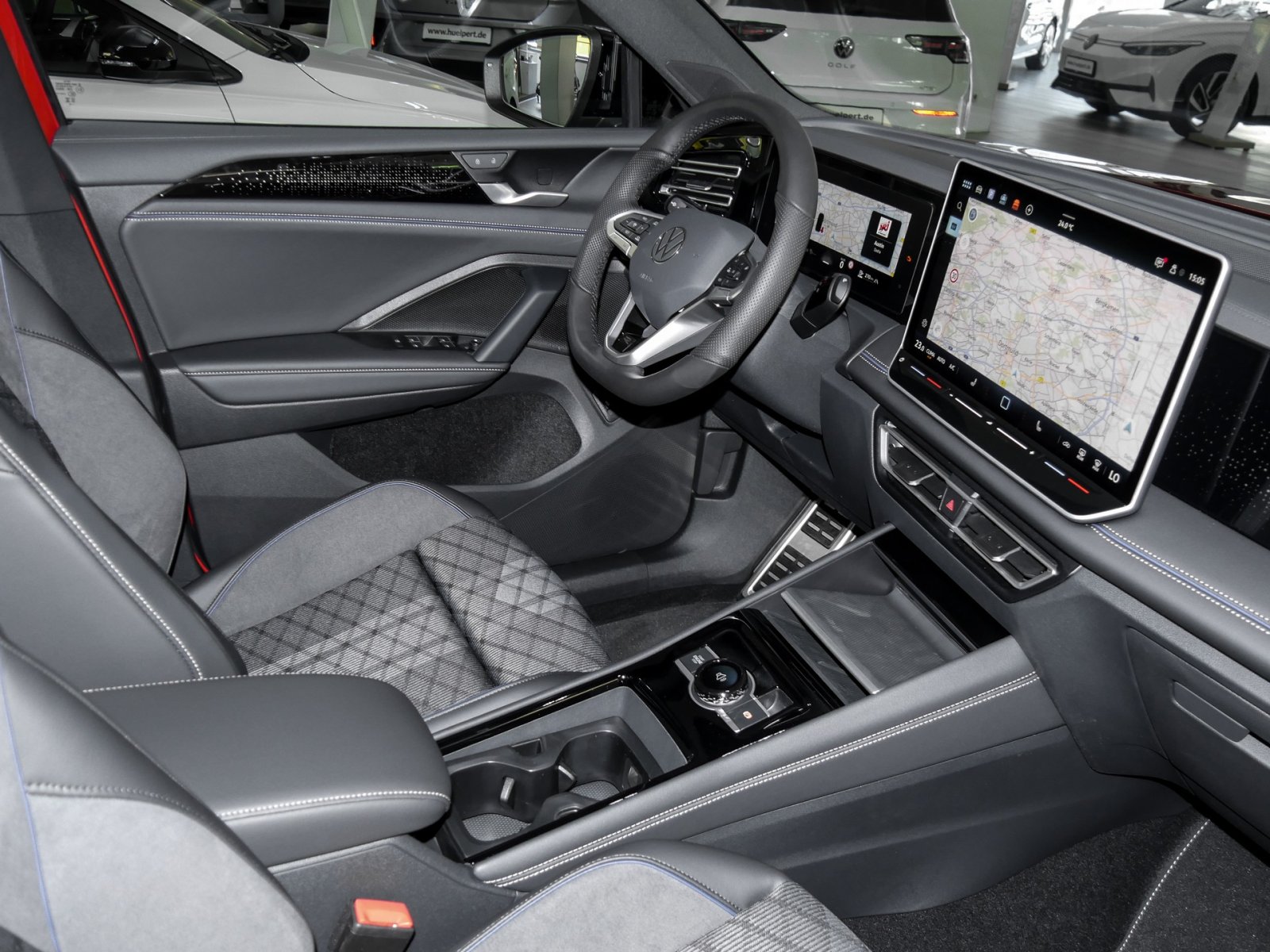 Volkswagen Tiguan 1.5 R-LINE DSG BLACKSTYLE AHK NAVIPRO