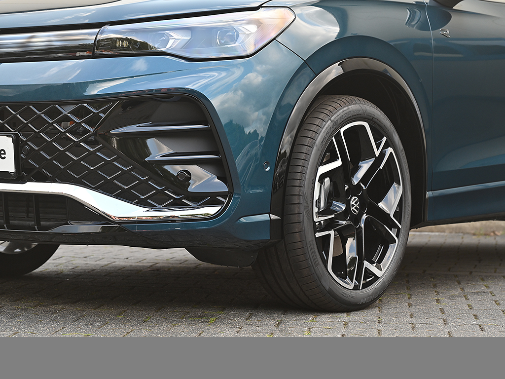 Volkswagen Tiguan 2.0 R-LINE DSG HARMANKARDON AHK eKLAPPE