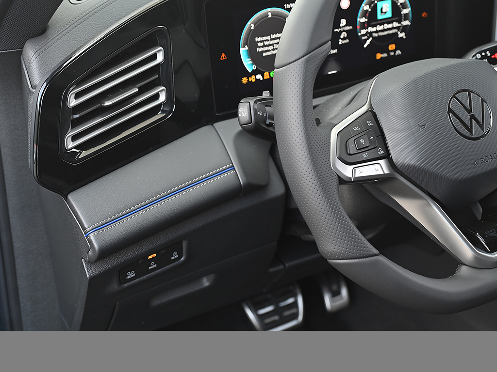 Volkswagen Tiguan 2.0 R-LINE DSG HARMANKARDON AHK eKLAPPE