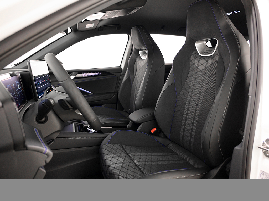 Volkswagen Tiguan 2.0 R-LINE DSG BLACKSTYLE AHK eKLAPPE