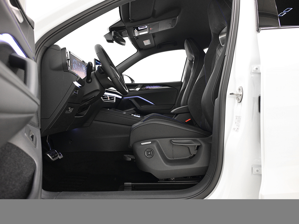 Volkswagen Tiguan 2.0 R-LINE DSG BLACKSTYLE AHK eKLAPPE