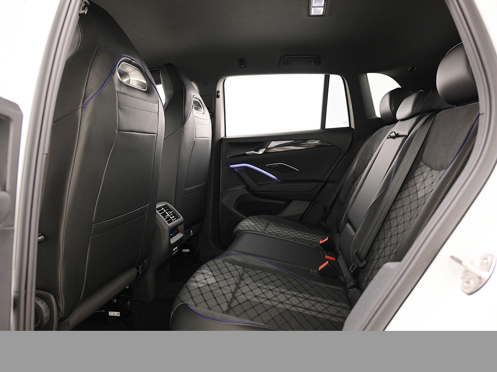 Volkswagen Tiguan 2.0 R-LINE DSG BLACKSTYLE AHK eKLAPPE