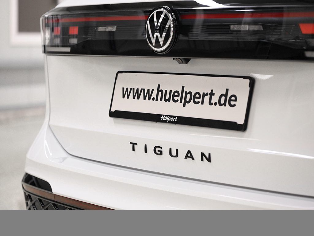 Volkswagen Tiguan 2.0 R-LINE DSG BLACKSTYLE AHK eKLAPPE