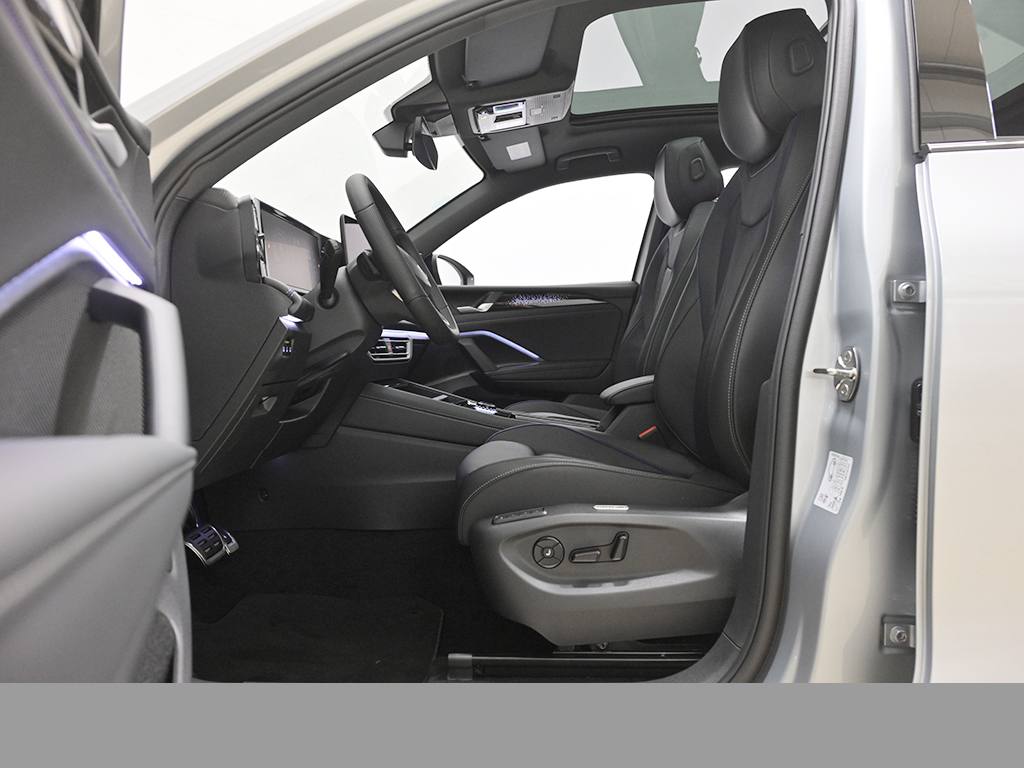 Volkswagen Tiguan 2.0 R-LINE DSG 4X4 BLACKSTYLE LEDER PANO