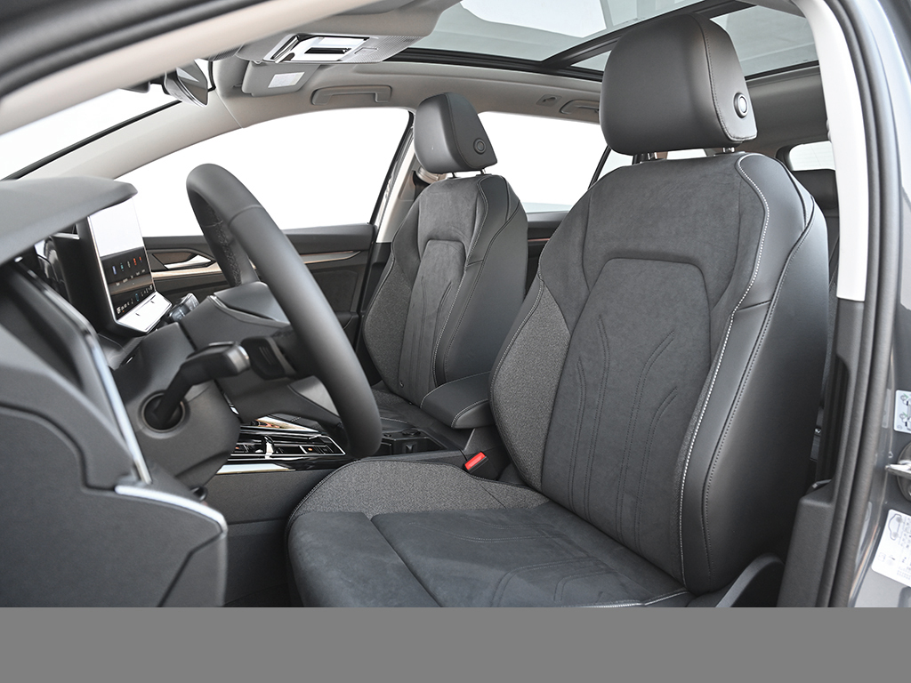 Volkswagen Golf Variant 1.5 STYLE DSG eKLAPPE AHK PANO CAM