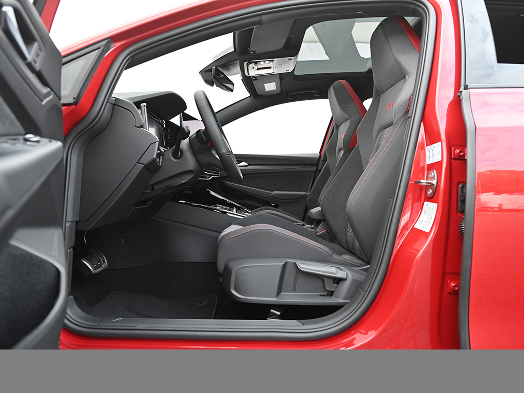 Volkswagen Golf GTI BLACKSTYLE HARMANKARDON PANO