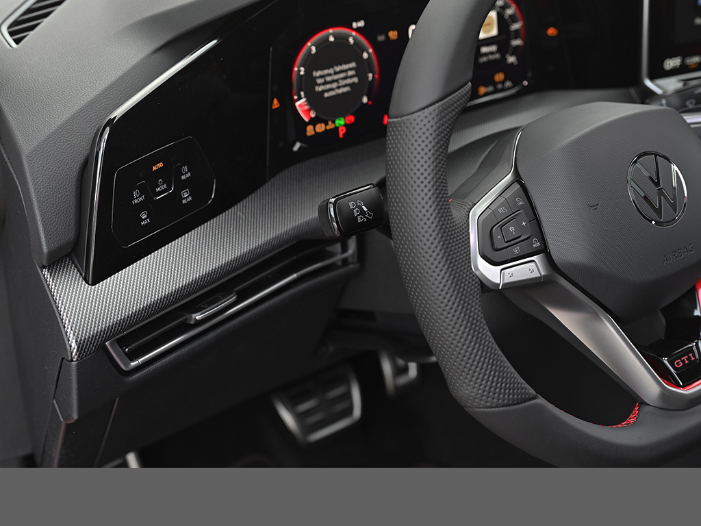 Volkswagen Golf GTI BLACKSTYLE HARMANKARDON PANO