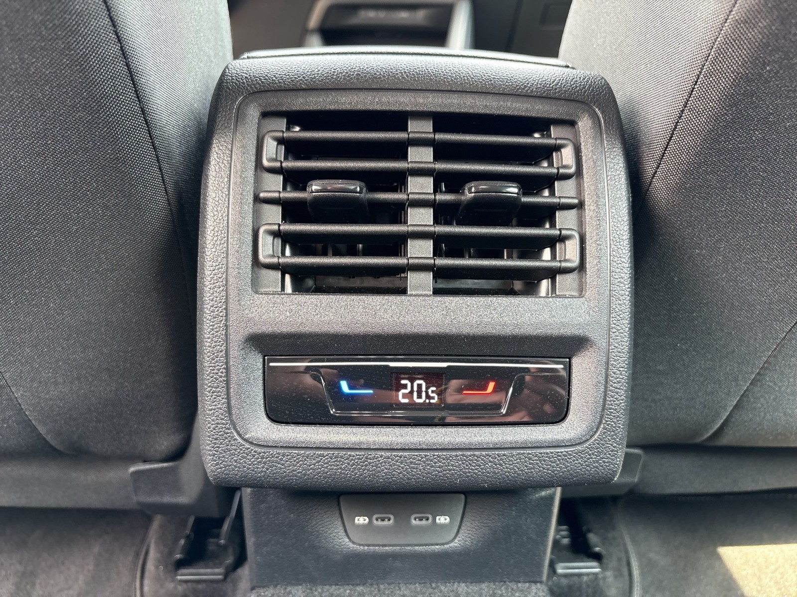 Volkswagen Golf Variant VIII 1.5 eTSI LIFE CAM ACC CARPLAY