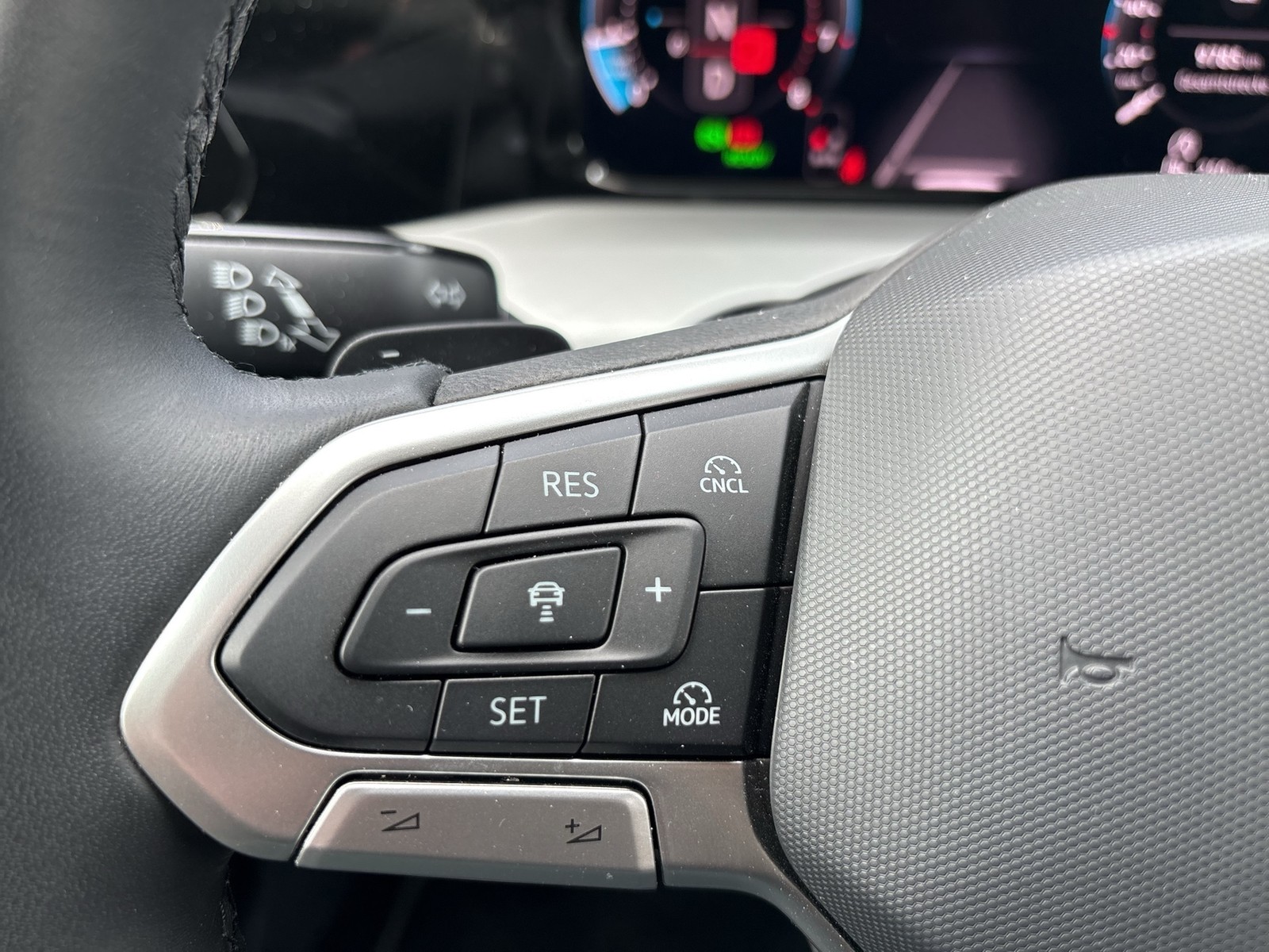 Volkswagen Golf Variant VIII 1.5 eTSI LIFE CAM ACC CARPLAY