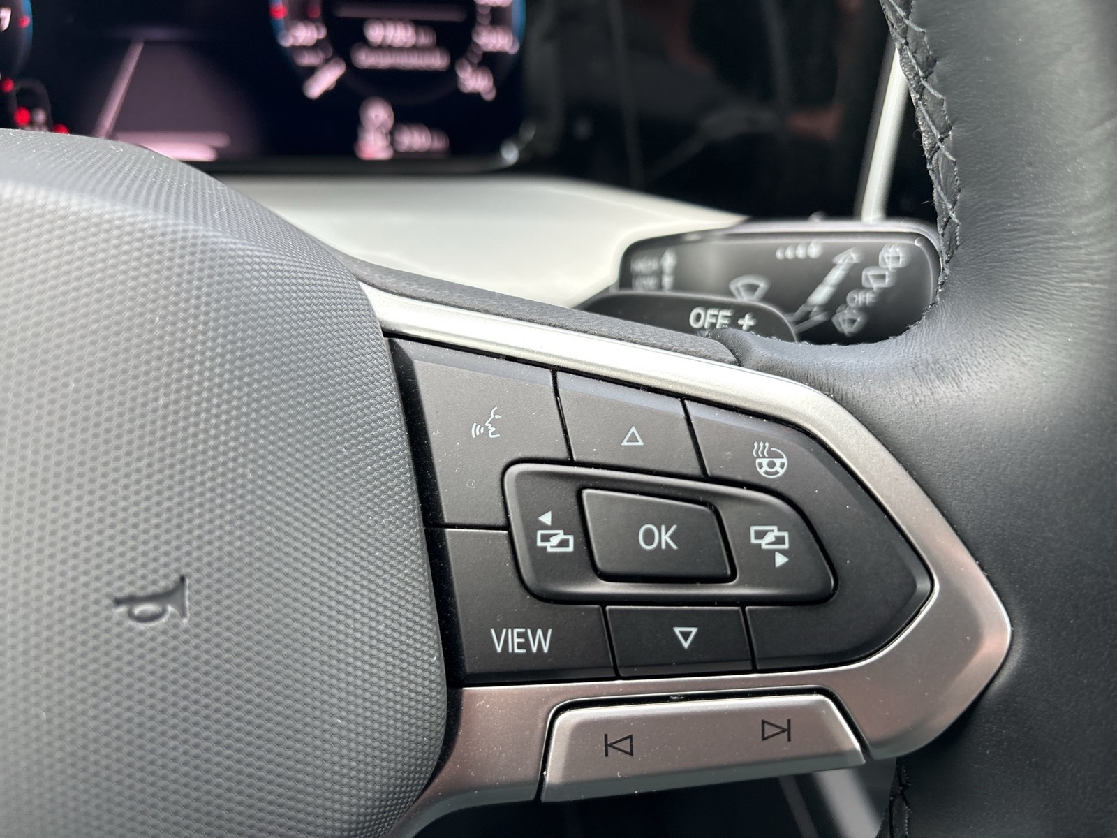 Volkswagen Golf Variant VIII 1.5 eTSI LIFE CAM ACC CARPLAY