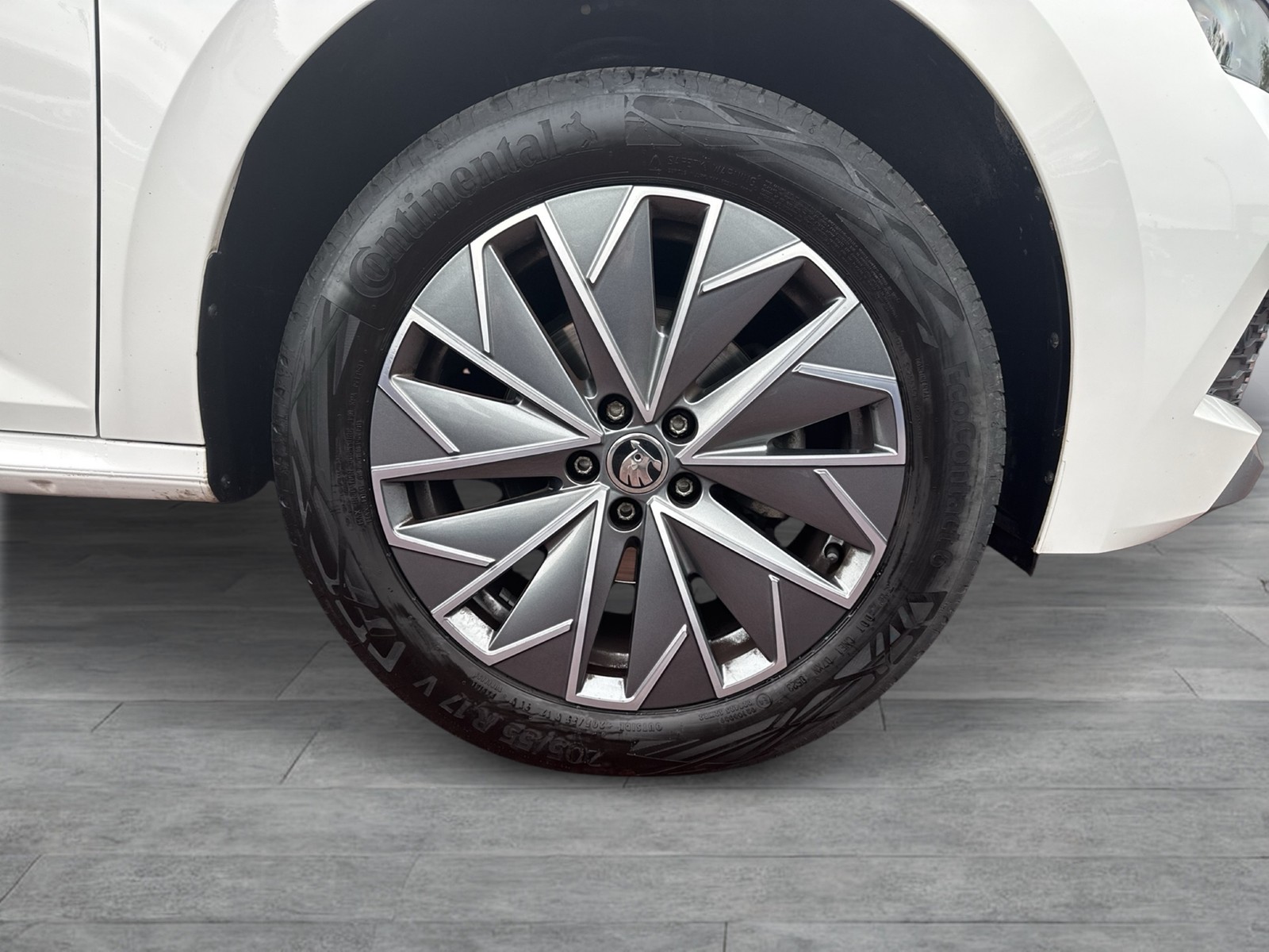 Skoda Kamiq 1.0 TOUR NAVI ALU17" SITZHEIZUNG