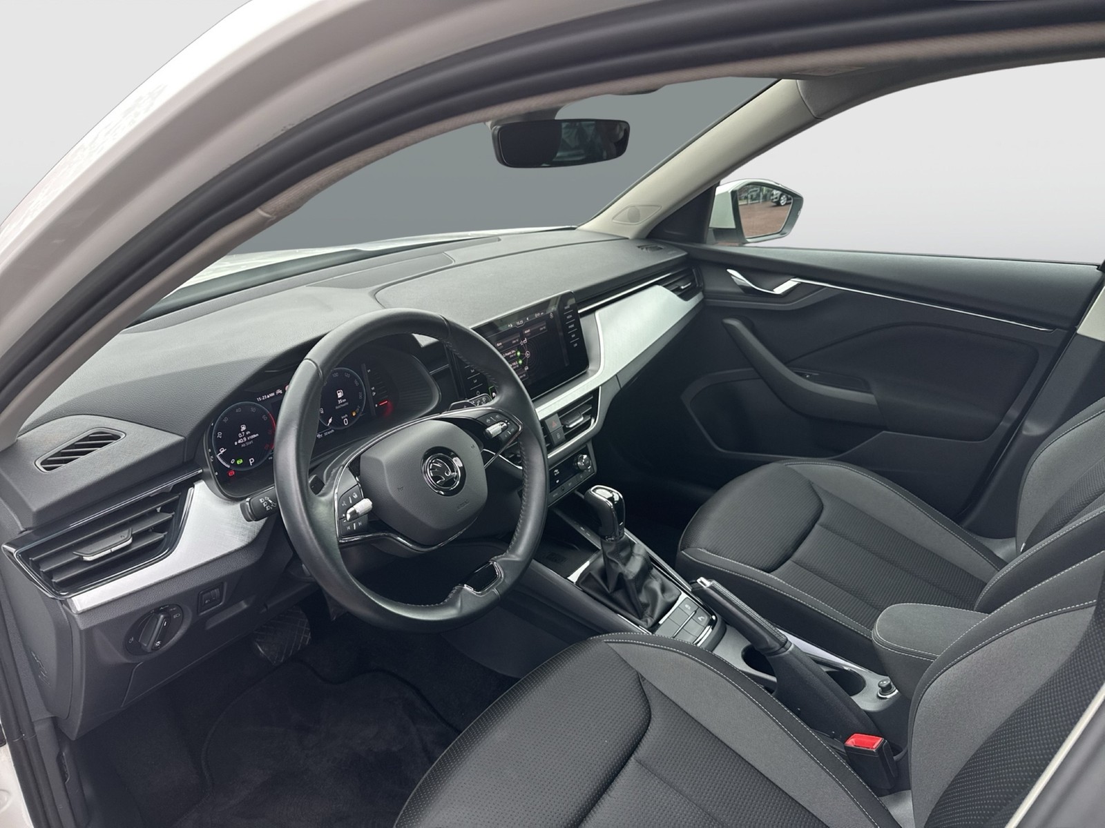 Skoda Kamiq 1.0 TOUR NAVI ALU17" SITZHEIZUNG