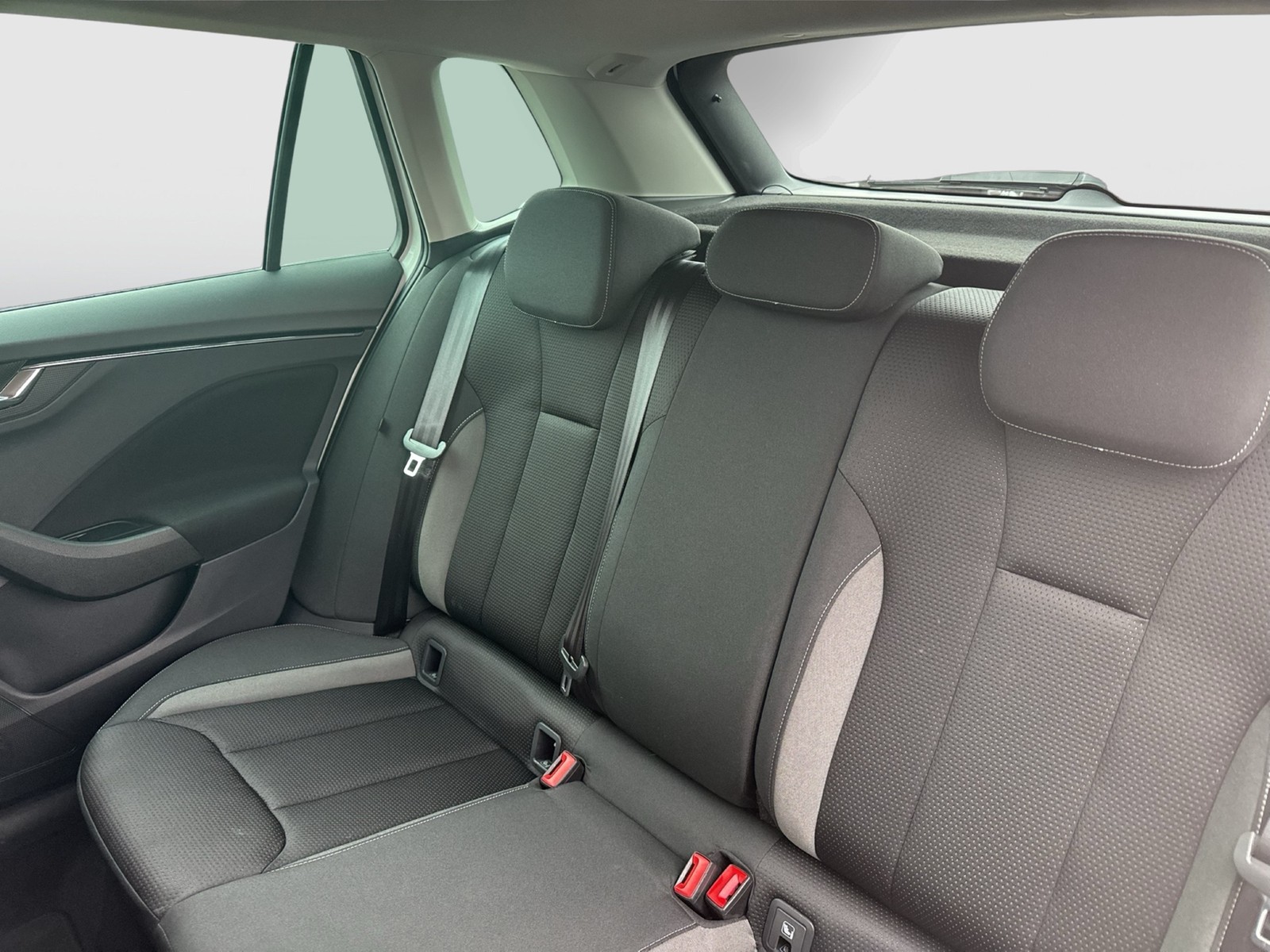 Skoda Kamiq 1.0 TOUR NAVI ALU17" SITZHEIZUNG