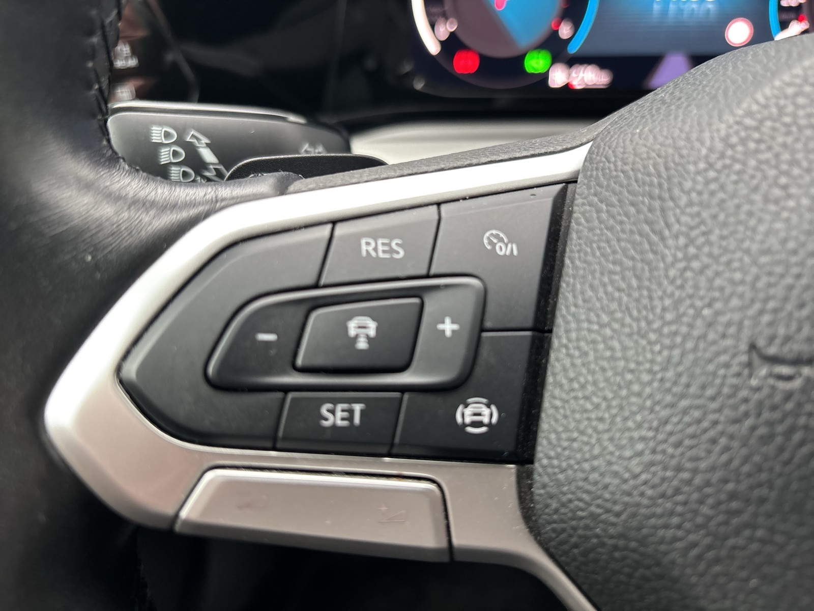 Volkswagen Golf Variant VIII 2.0 LIFE AHK ACC NAVI SITZHEIZ