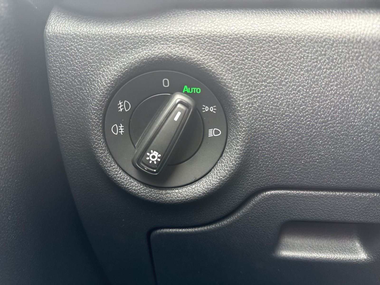 Skoda Fabia 1.5 STYLE KAMERA ACC NAVI ALU17" SITZHZ