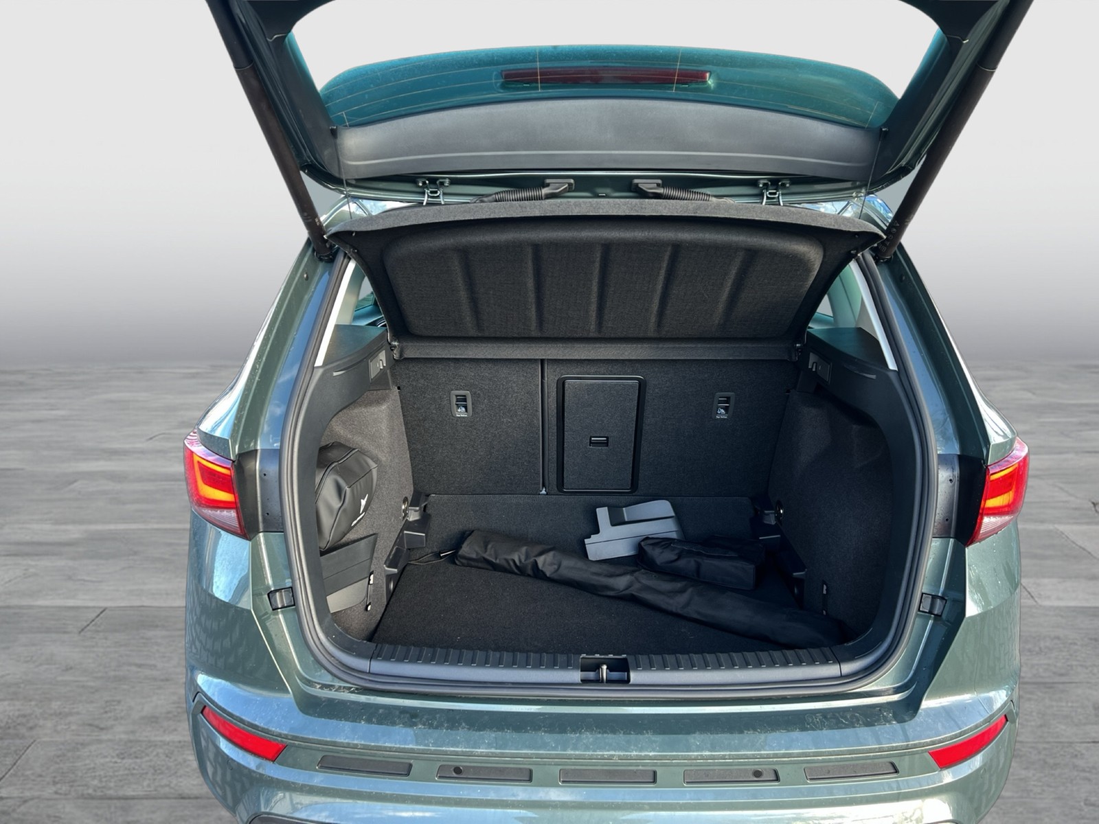 Cupra Ateca 2.0 4X4 PANO AHK 360°CAM ACC LM19 E-KLAPPE