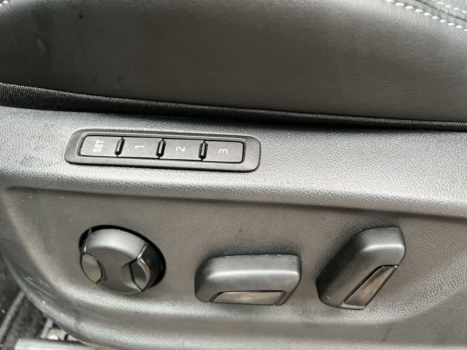 Skoda Karoq 1.5 SPORTLINE PANO CAM ACC MATRIX E-KLAPPE