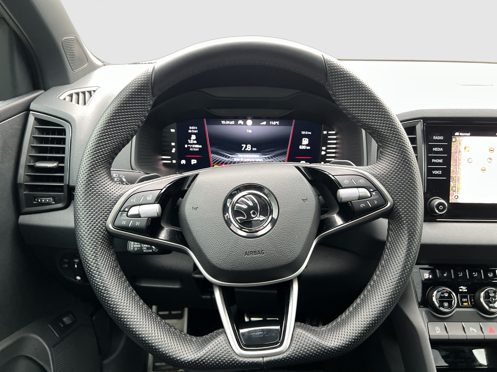 Skoda Karoq 1.5 SPORTLINE PANO CAM ACC MATRIX E-KLAPPE