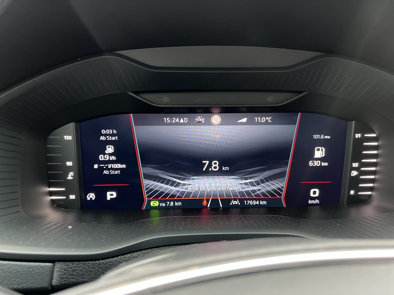 Skoda Karoq 1.5 SPORTLINE PANO CAM ACC MATRIX E-KLAPPE