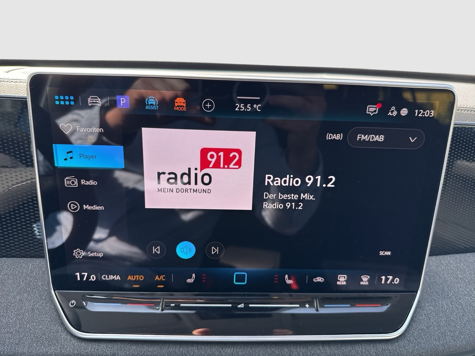 Volkswagen Tiguan 2.0 AHK CAM NAVI LM17 CARPLAY SITZHEIZUNG