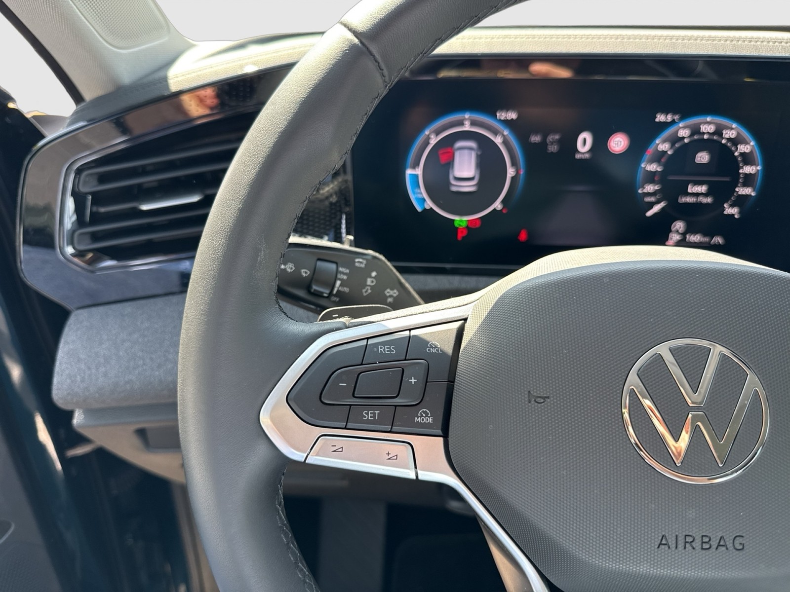 Volkswagen Tiguan 2.0 AHK CAM NAVI LM17 CARPLAY SITZHEIZUNG