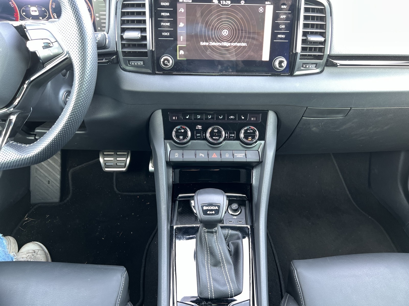 Skoda Karoq 2.0 SPORTLINE 4X4 LEDER CAM ACC MATRIX NAVI
