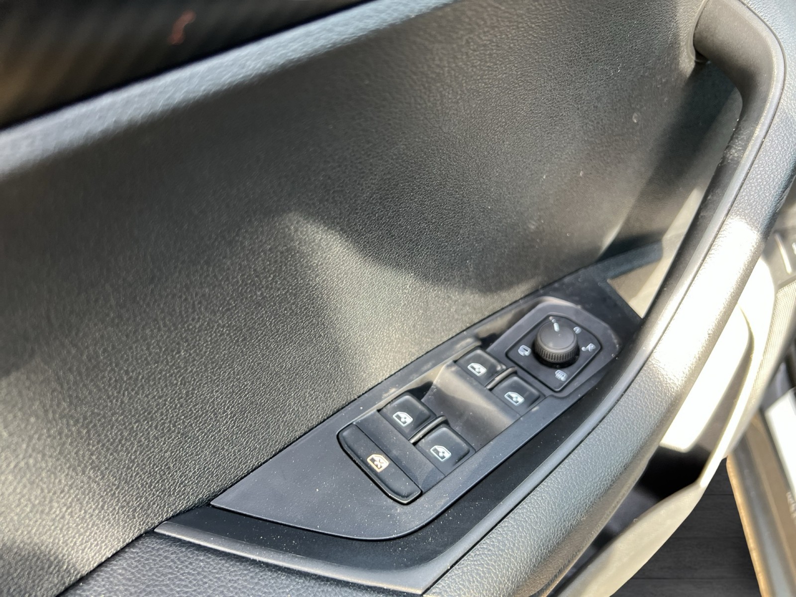 Skoda Karoq 2.0 SPORTLINE 4X4 LEDER CAM ACC MATRIX NAVI