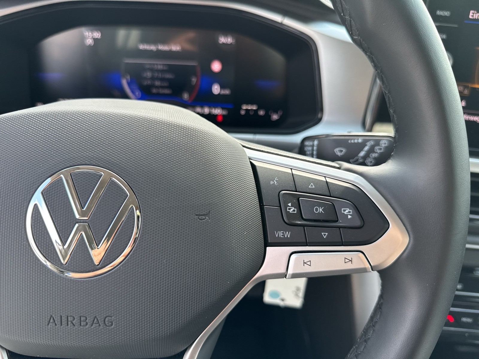 Volkswagen T-Roc 1.0 LIFE ACC NAVI ALU CARPLAY SITZHEIZUNG