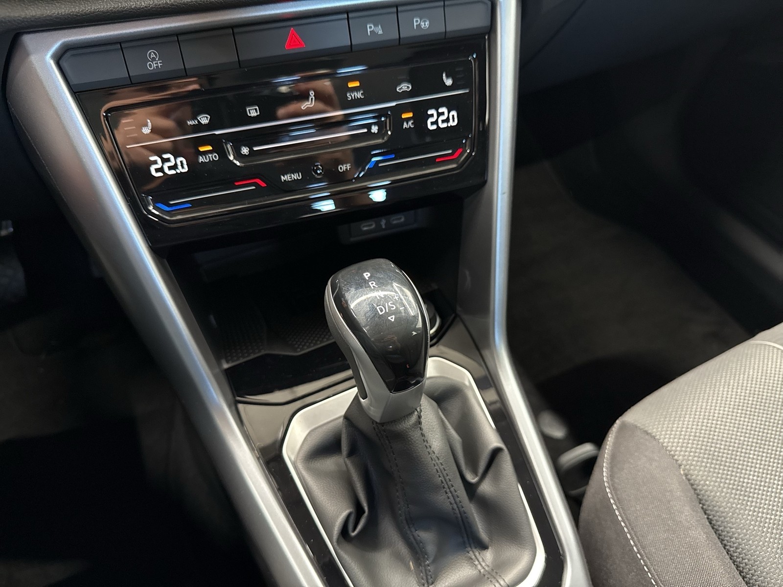 Volkswagen T-Roc 1.5 LIFE LM17 NAVI CARPLAY SITZHEIZUNG LED